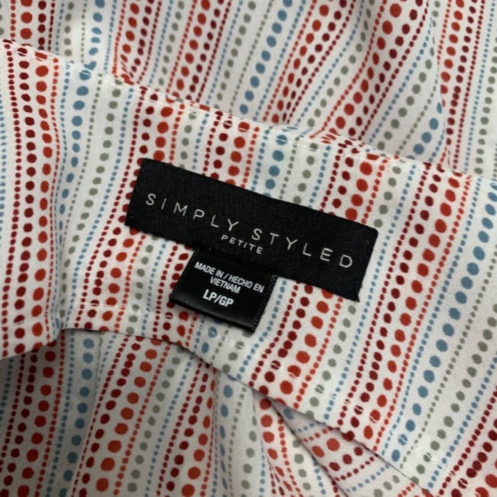 Simply Styled Blouse W/ Front Ruffle Size LP - Picture 9 of 9